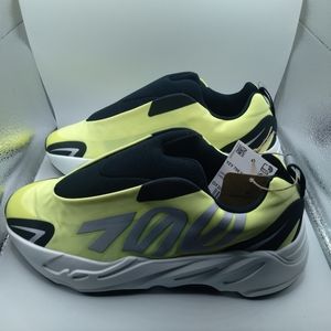 Yeezy Boost 700 MNVN Laceless 'Phosphor'
